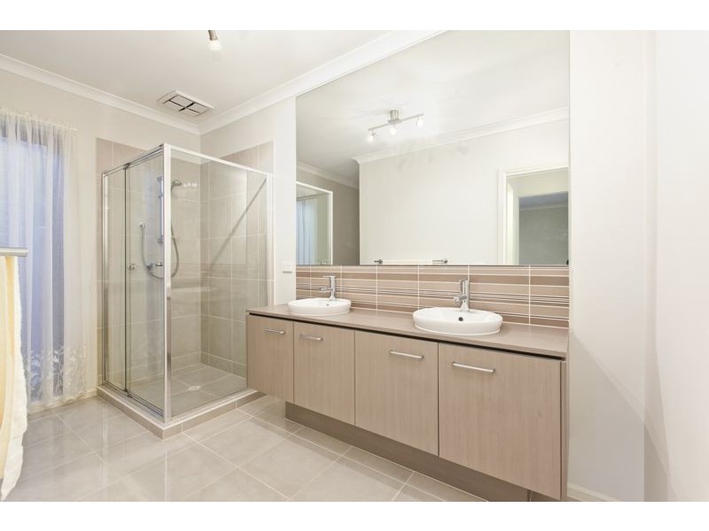 16 Noremac Grove, Lyndhurst VIC 3975