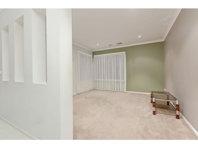 16 Noremac Grove, Lyndhurst VIC 3975