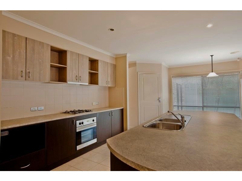 31 Waterside Drive, Cranbourne East VIC 3977