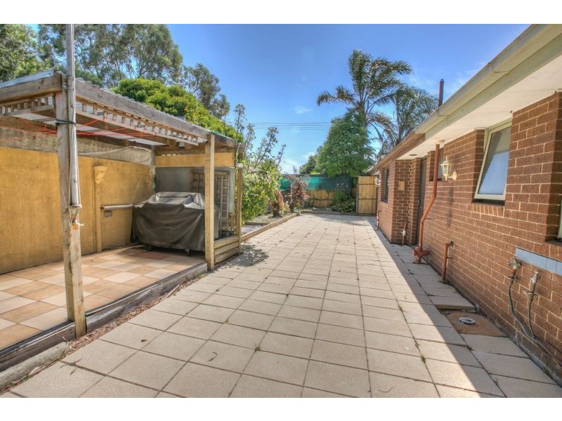 10 Arleon Crescent, Cranbourne VIC 3977