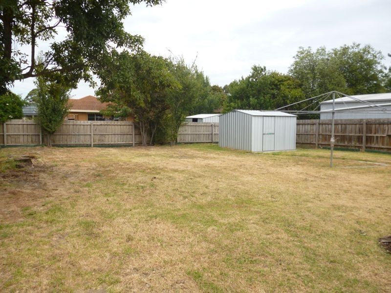 8 Lorna Street, Cranbourne VIC 3977