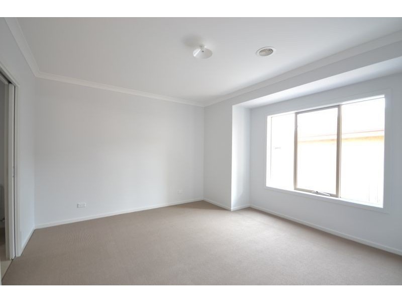 68A Gipps Crescent, Cranbourne North VIC 3977