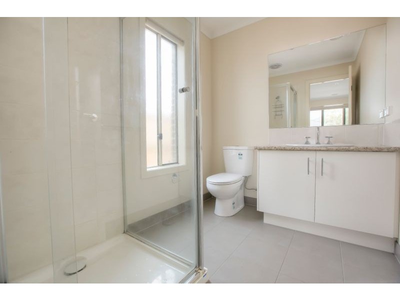 17 Rock Daisy Drive, Cranbourne West VIC 3977