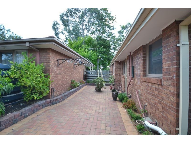 2/8 Duff Street, Cranbourne VIC 3977