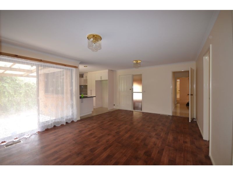 33 Fleetwood Drive, Narre Warren VIC 3805