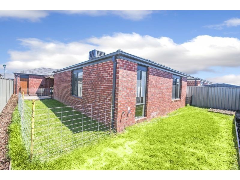 26 Ardent Crescent, Cranbourne East VIC 3977