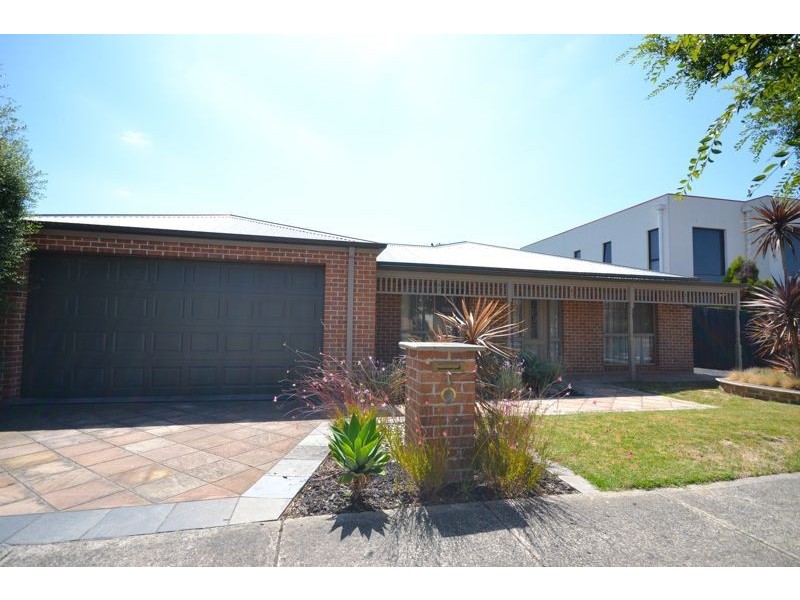 41 Kippenross Drive, Narre Warren South VIC 3805