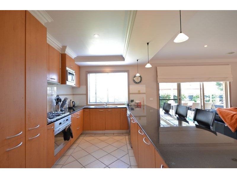 41 Kippenross Drive, Narre Warren South VIC 3805