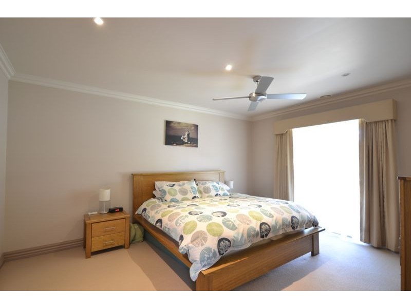 41 Kippenross Drive, Narre Warren South VIC 3805