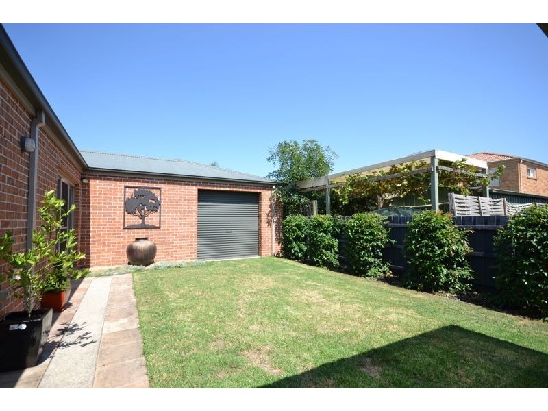 41 Kippenross Drive, Narre Warren South VIC 3805
