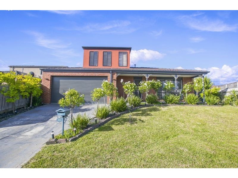 10 Fiander Close, Cranbourne East VIC 3977