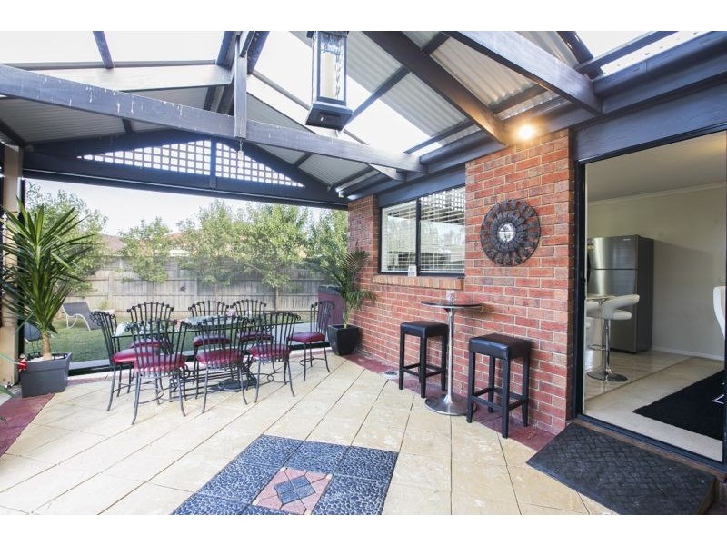 10 Fiander Close, Cranbourne East VIC 3977