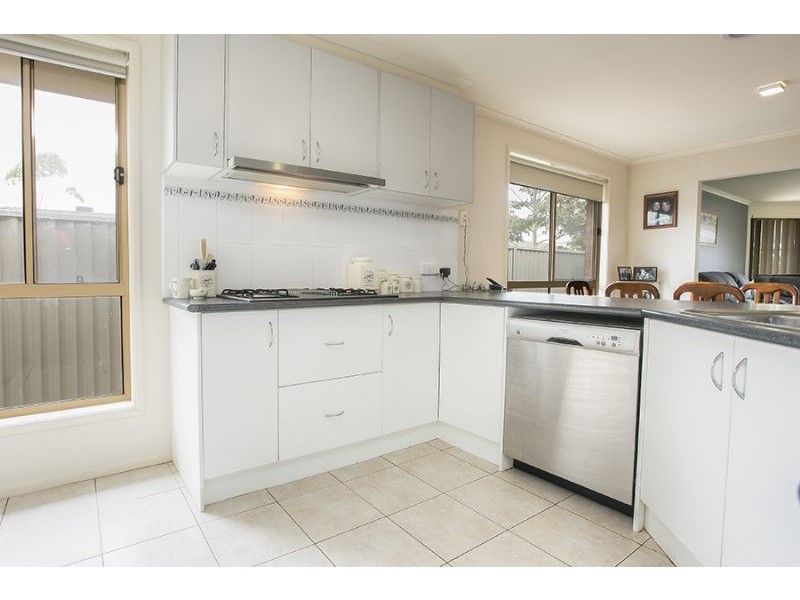14 Mossman Drive, Cranbourne East VIC 3977