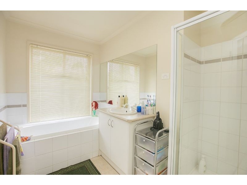 14 Mossman Drive, Cranbourne East VIC 3977