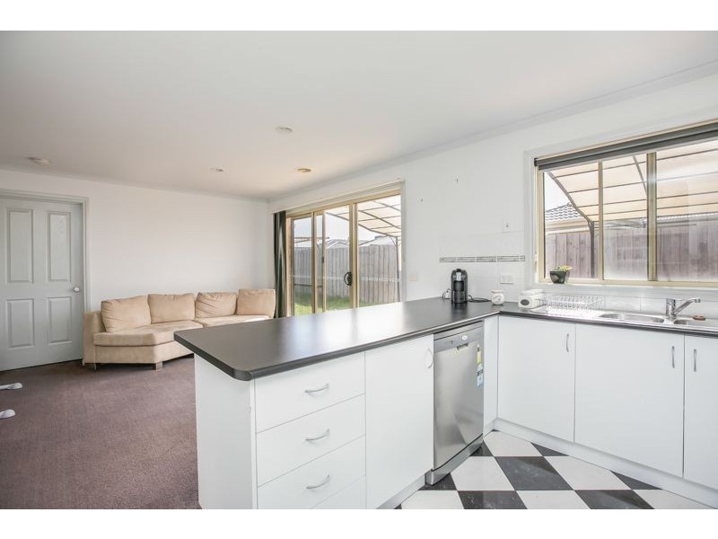 3 Calais Circuit, Cranbourne West VIC 3977