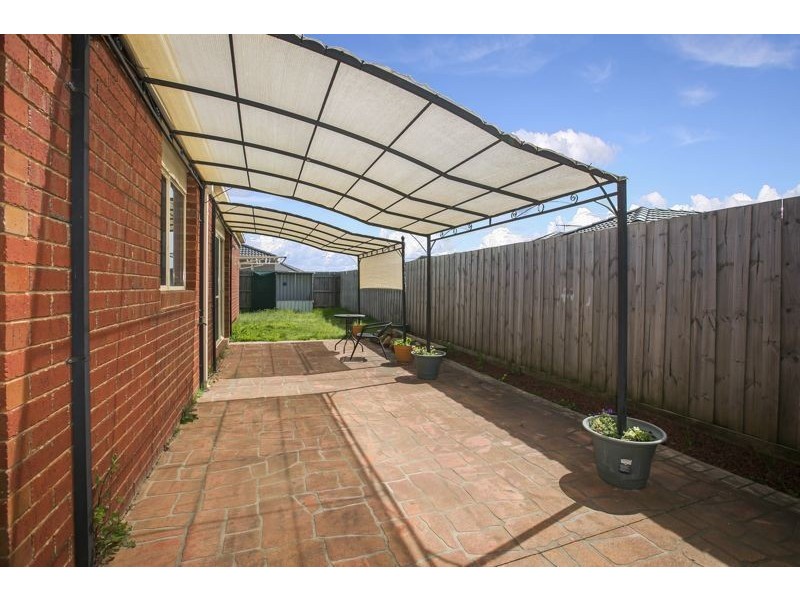 3 Calais Circuit, Cranbourne West VIC 3977