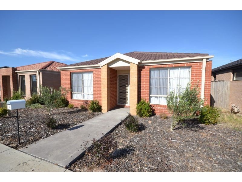 9 Pallyang Lane, Cranbourne VIC 3977