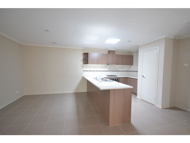 9 Pallyang Lane, Cranbourne VIC 3977