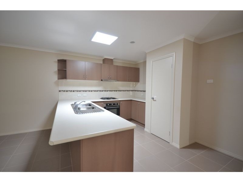 9 Pallyang Lane, Cranbourne VIC 3977