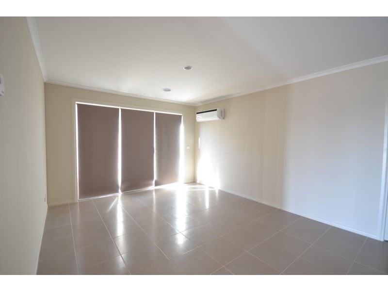 9 Pallyang Lane, Cranbourne VIC 3977