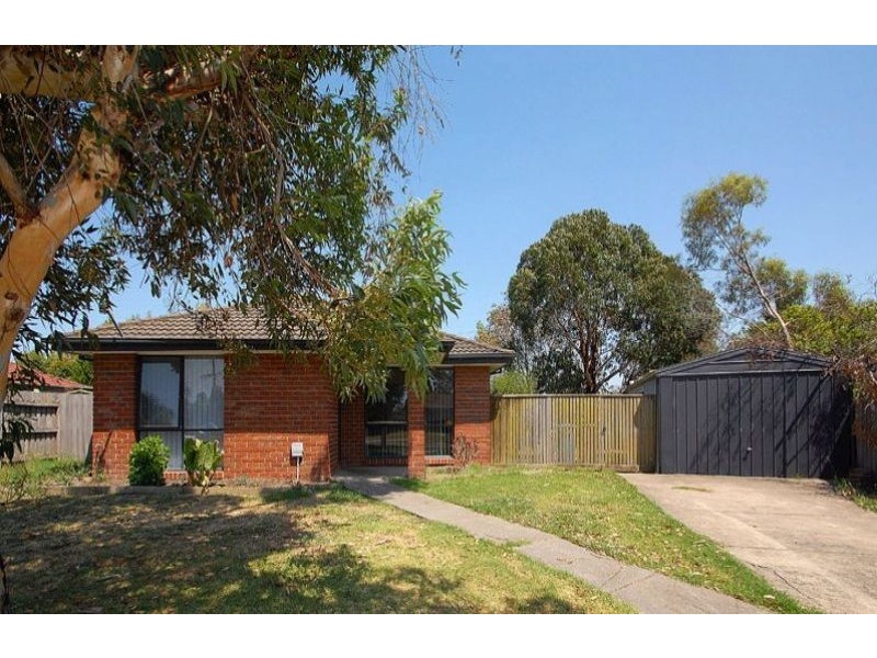 17 Caroline Crescent, Cranbourne West VIC 3977