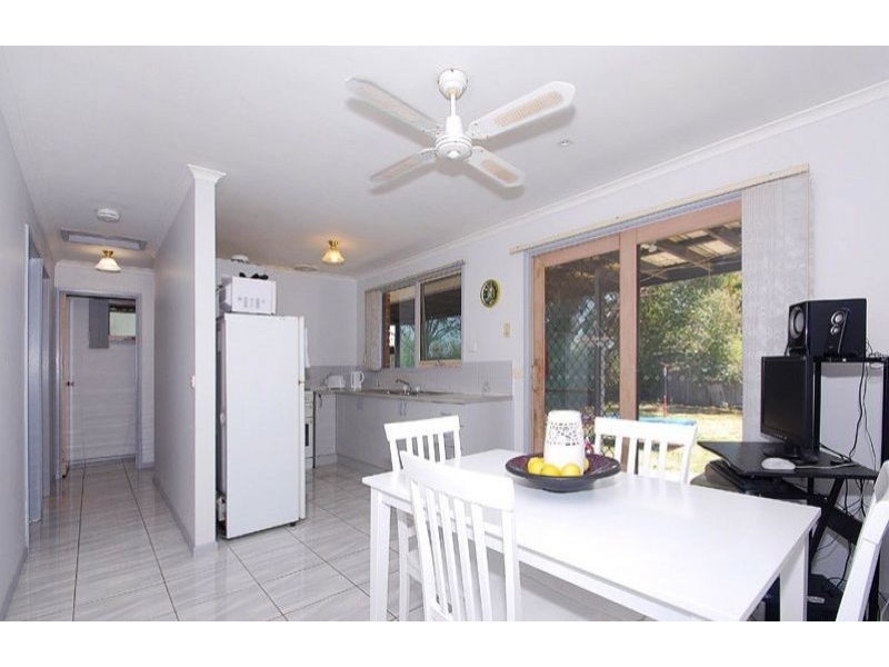 17 Caroline Crescent, Cranbourne West VIC 3977