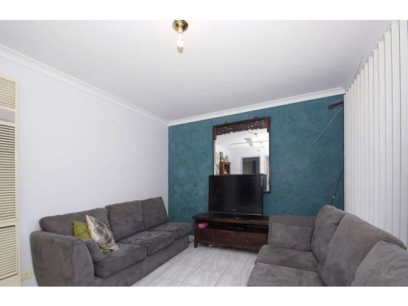 17 Caroline Crescent, Cranbourne West VIC 3977