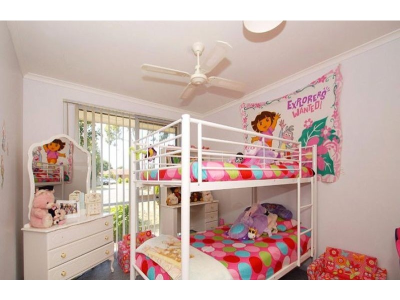 17 Caroline Crescent, Cranbourne West VIC 3977