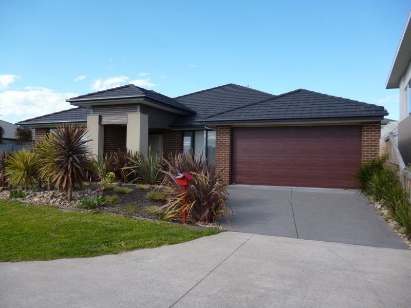 5 Hertford Court, Cranbourne North VIC 3977