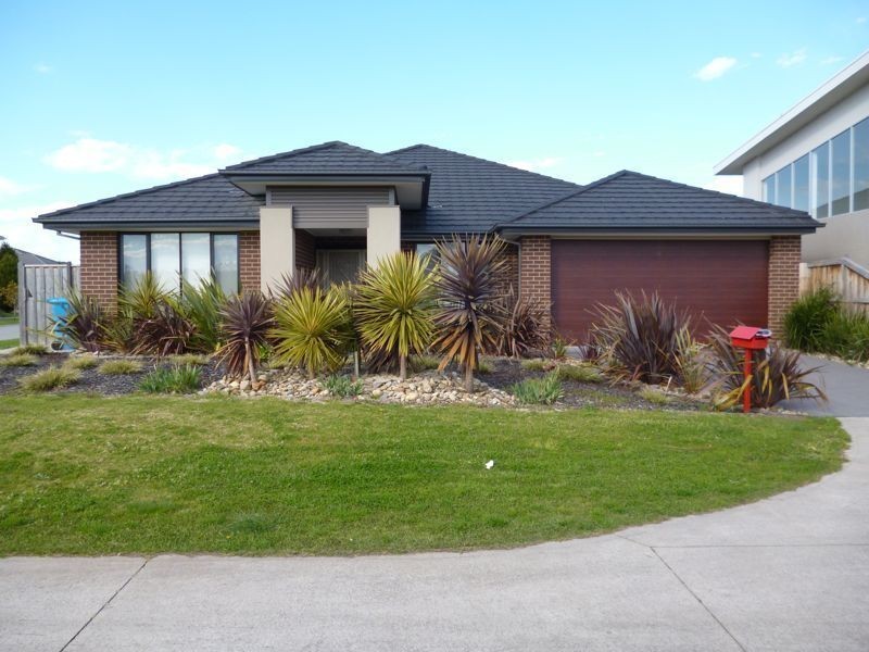 5 Hertford Court, Cranbourne North VIC 3977