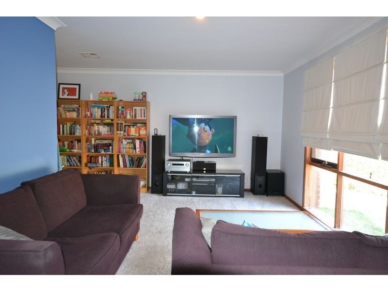 28 Michelle Drive, Hampton Park VIC 3976