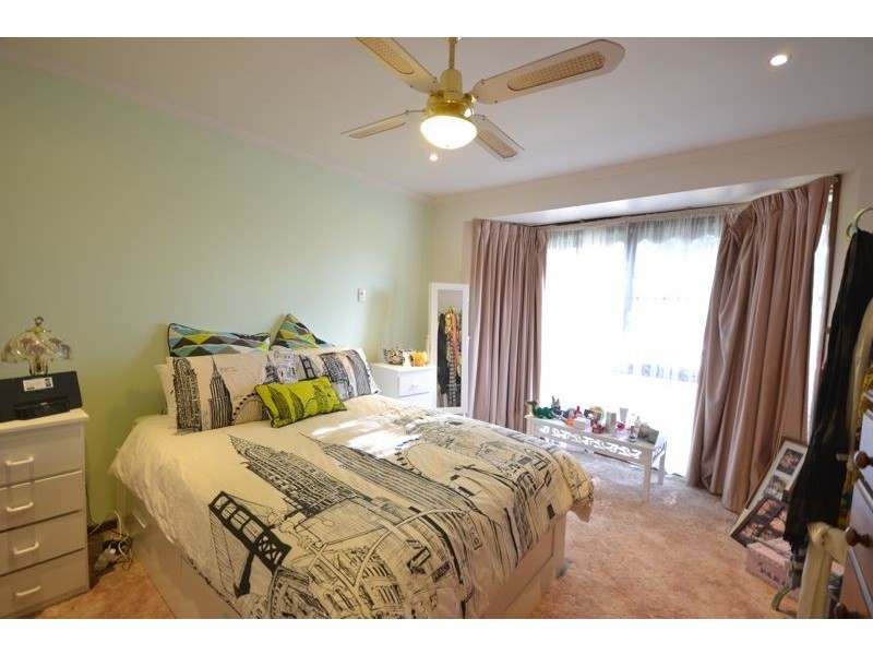 97 Lesdon Avenue, Cranbourne VIC 3977