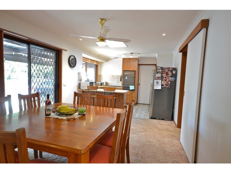 97 Lesdon Avenue, Cranbourne VIC 3977