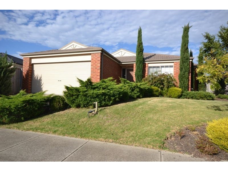 6 Fiscus Court, Cranbourne VIC 3977