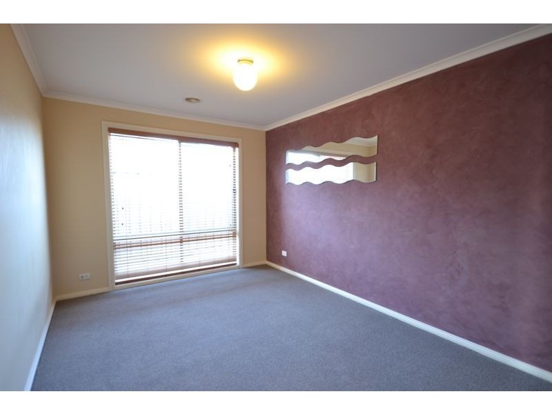 6 Fiscus Court, Cranbourne VIC 3977