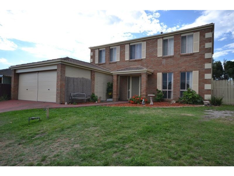 3 Julia Court, Cranbourne North VIC 3977