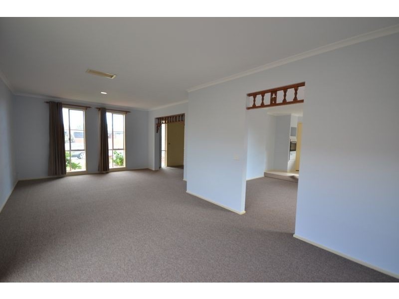 3 Julia Court, Cranbourne North VIC 3977