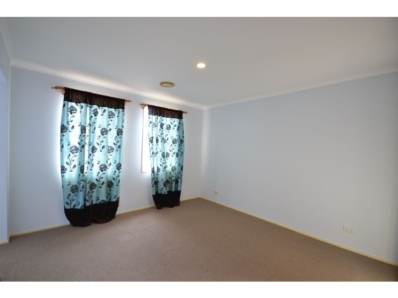 3 Julia Court, Cranbourne North VIC 3977