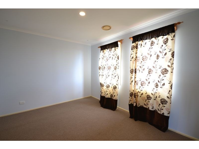 3 Julia Court, Cranbourne North VIC 3977