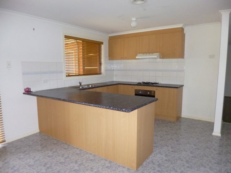 46 Cato Parkway, Lynbrook VIC 3975