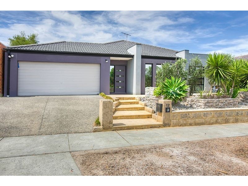 12 Emmett Avenue, Berwick VIC 3806