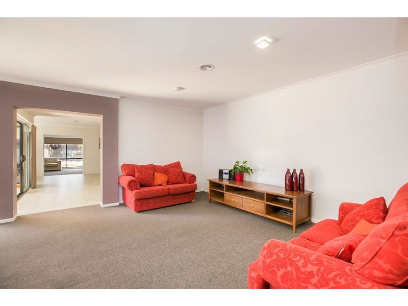12 Emmett Avenue, Berwick VIC 3806