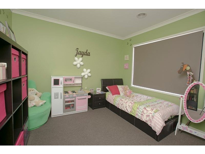 12 Emmett Avenue, Berwick VIC 3806