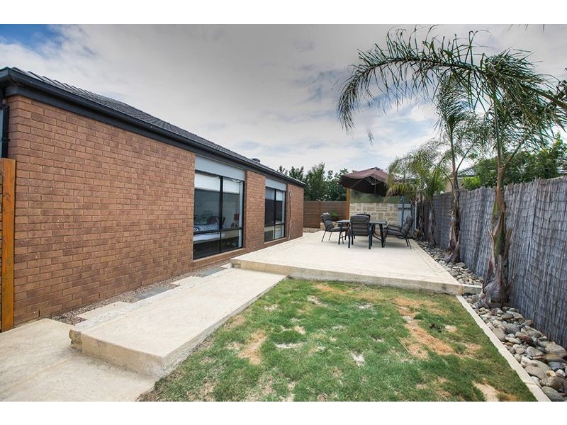 12 Emmett Avenue, Berwick VIC 3806