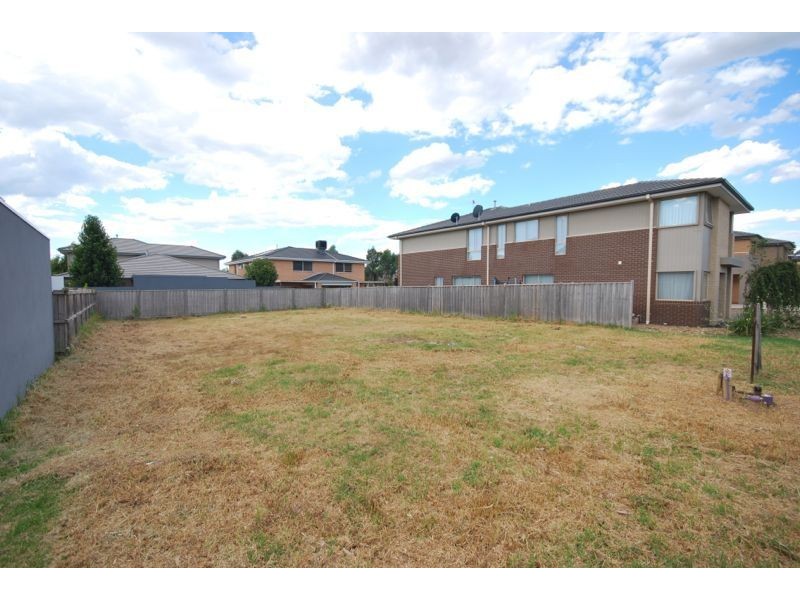 6 Sierra Boulevard, Cranbourne North VIC 3977