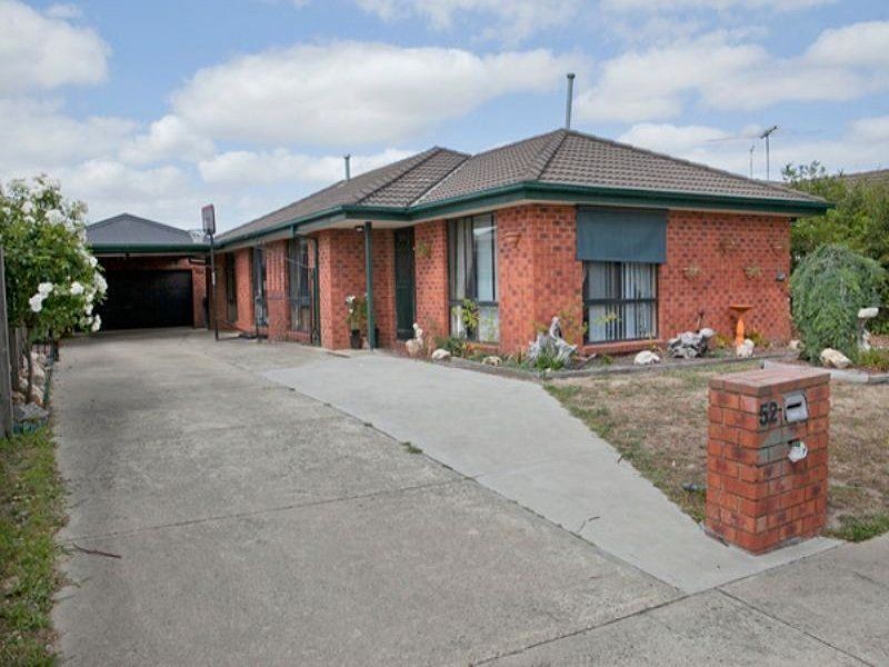 52 Dunbarton Drive, Pakenham VIC 3810