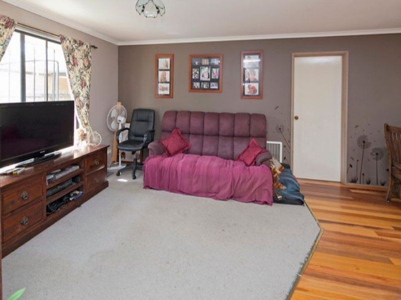 52 Dunbarton Drive, Pakenham VIC 3810