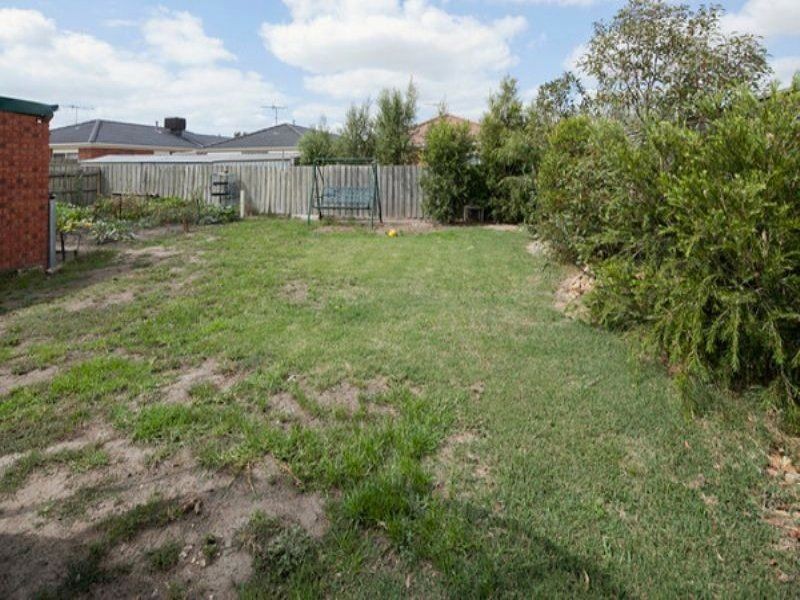 52 Dunbarton Drive, Pakenham VIC 3810