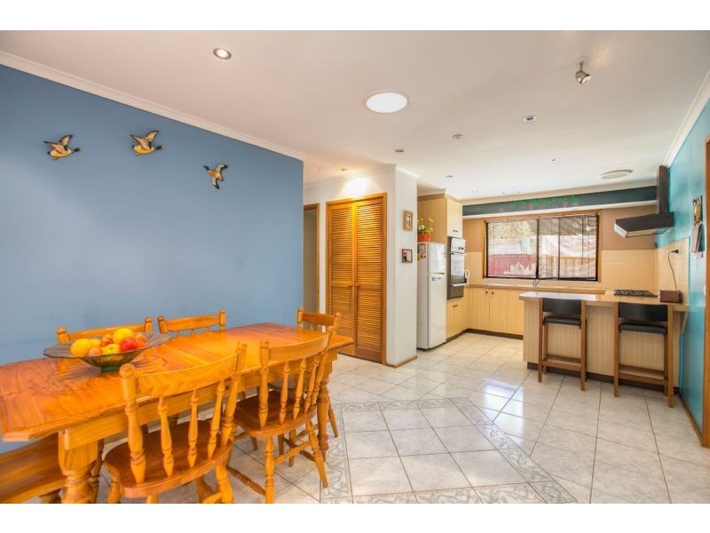 10 Arleon Crescent, Cranbourne VIC 3977