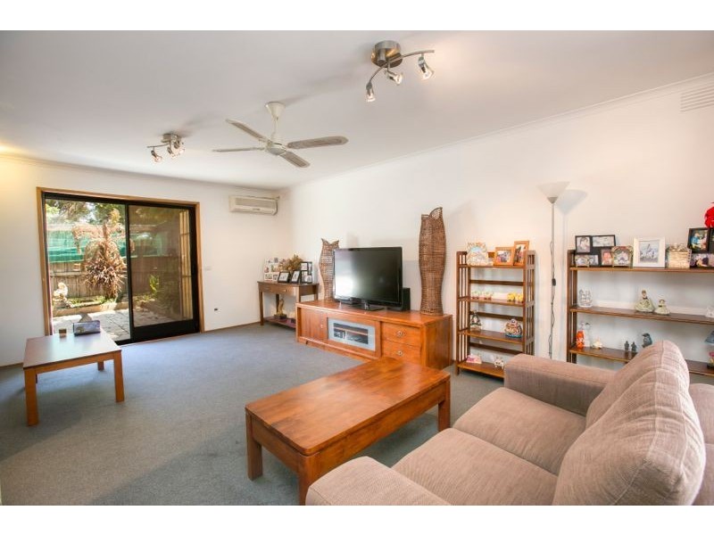 10 Arleon Crescent, Cranbourne VIC 3977